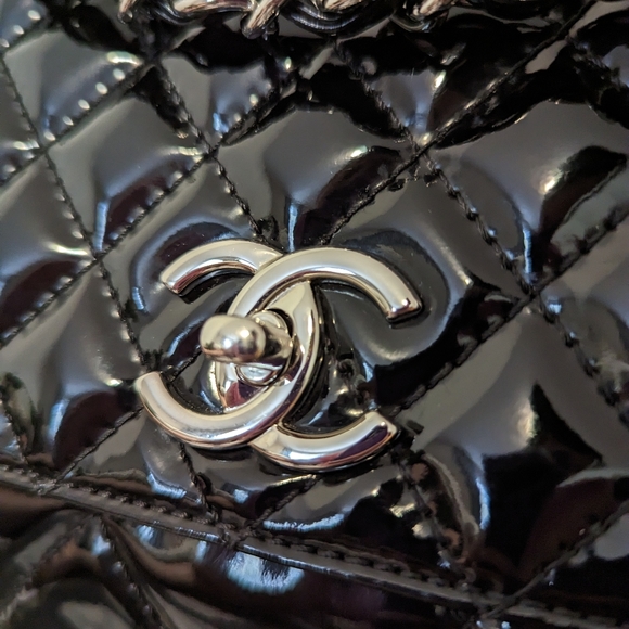 CHANEL Business flap maxi shoulder bag - Picture 6 of 17